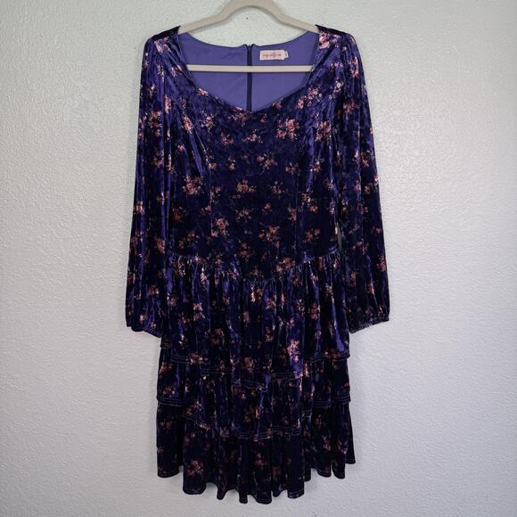 Ivy City Co Dresses & Skirts - Ivy City Co Nikki Dress Women Large Purple Floral Velvet Long Sleeve Tiered Midi